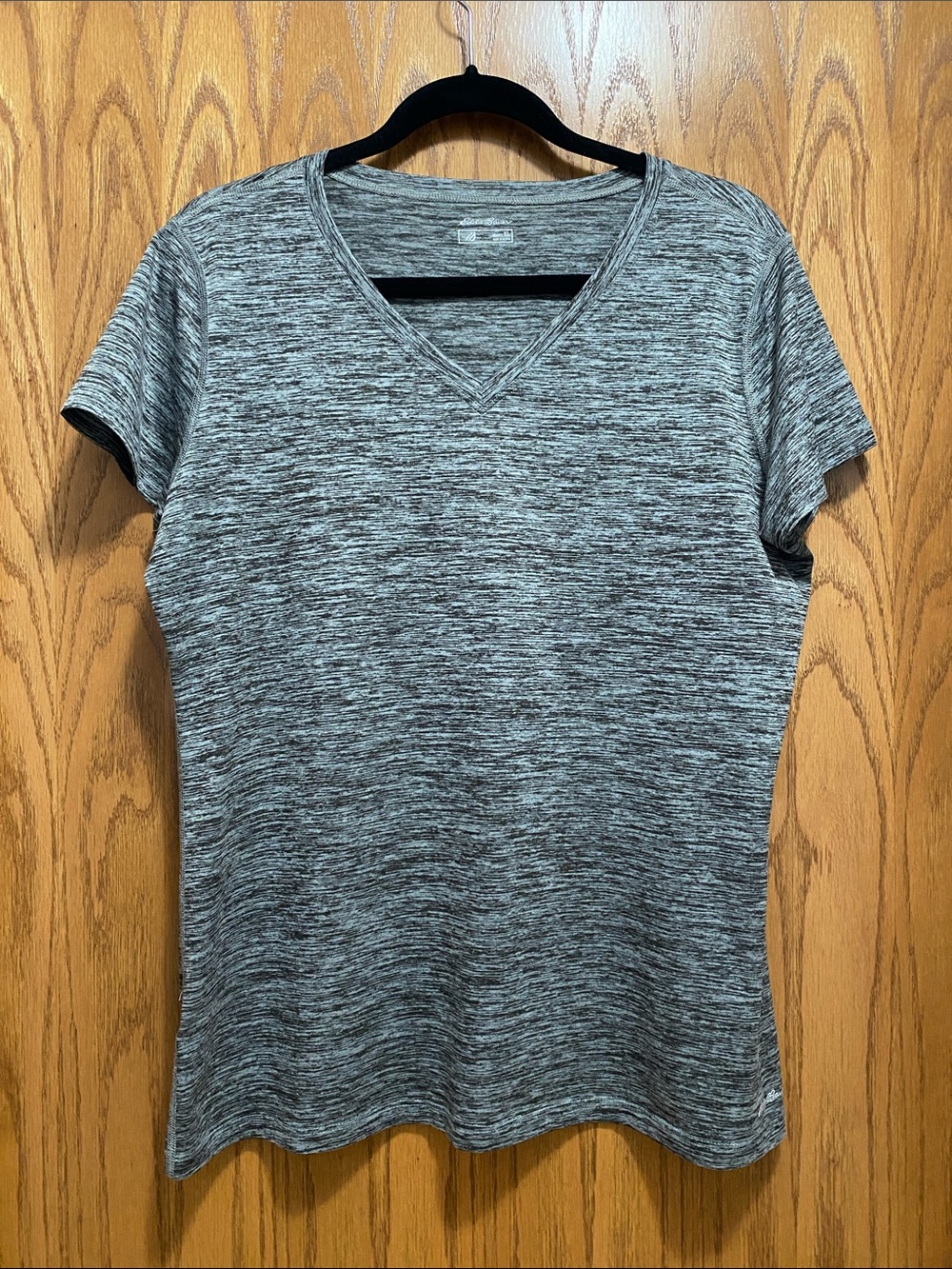 Eddie Bauer Women's Heathered Gray V-Neck Short Sleeve tee XL